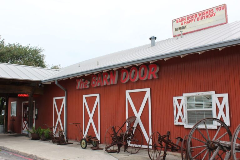 As iconic San Antonio steakhouse Barn Door closes, Soluna owner confirms plans to move in