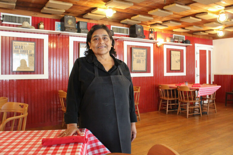 San Antonio waitress gets $2,800-plus farewell tip from regulars served over 3 decades